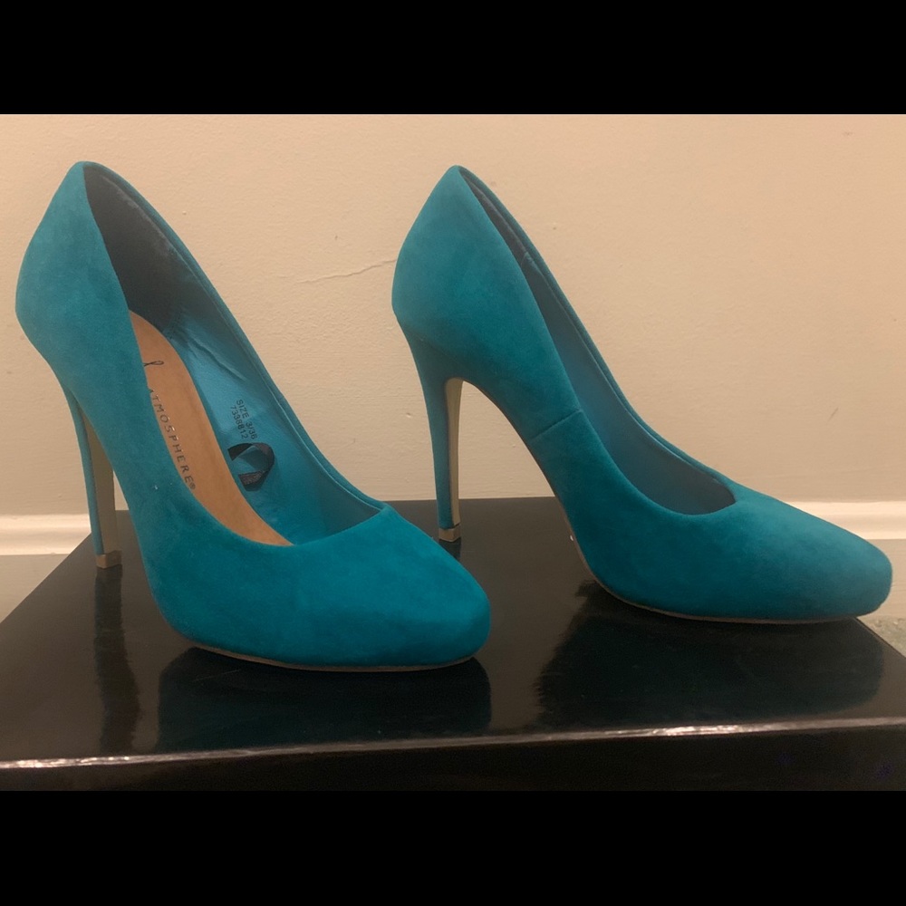 Atmosphere, teal colored high heel pumps